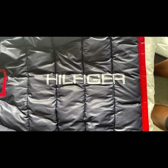 Tommy Hilfiger Hooded Puffer Jacket - Picture 9 of 9